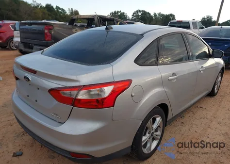 2014 Ford Focus Se z USA, uszkodzony, nr VIN 1FADP3F22EL378257